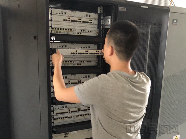 新疆空管局通信网络公司顺利推进库车雷达站传输设备安装工作